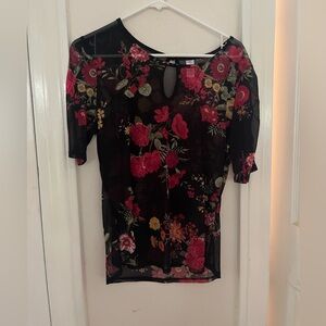 No Boundaries Shirt Size Large